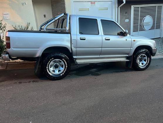 TOYOTA HILUX 3.0 SRV 4X2 CD 8V DIESEL 4P MANUAL